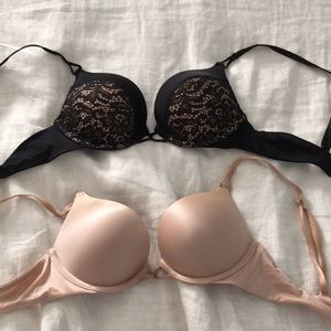 Set of 2 Victoria’s Secret Miraculous Plunge bras